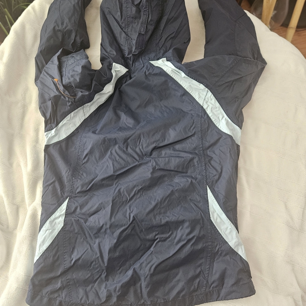 Columbia Navy and Light Blue Jacket - Picture 4 of 5